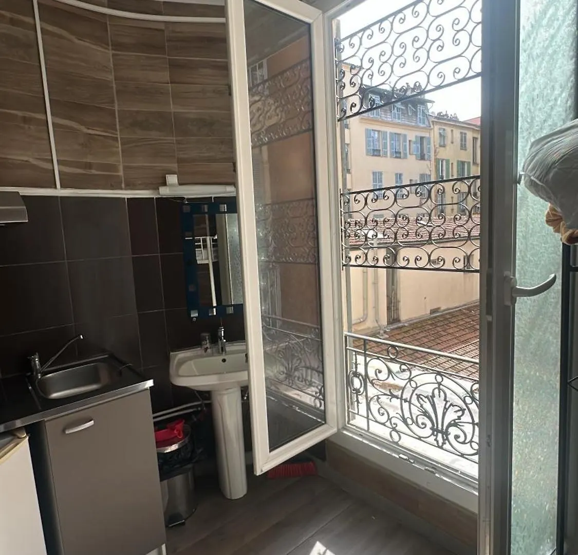 Simple Stay-Centre Ville Au Calme Nice France